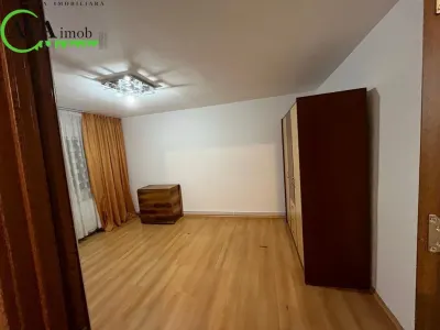 Inchiriez apartament 2 decomandate, etaj 3, cu centrala, Zona de Sus - foto 3