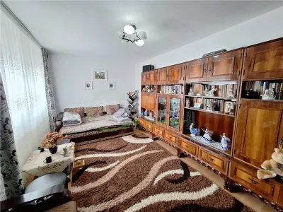 Apartament 2 camere decomandat etaj 1, zona Narcisa - foto 9