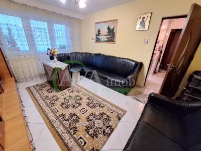 Apartament 3 camere semidecomandat zona Bazinul de Innot - foto 2