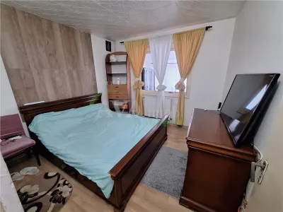 Apartament  2 camere semidecomandat , zona Milcov - foto 6