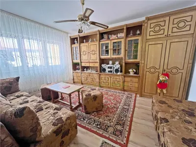 Apartament 2 camere decomandat | Etaj intermediar | Mobilat, zona Aleea Parcului - foto 3