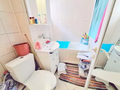 Apartament 3 camere semidecomandat  zona MIilcov - foto 7