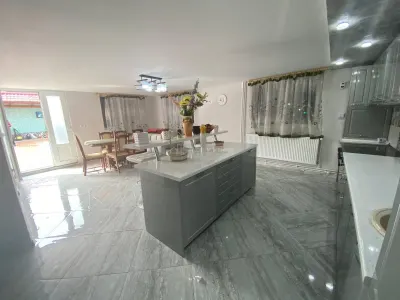 Iaz, Casa la Curete, 9 Camere, Teren 2892 Mp - foto 2