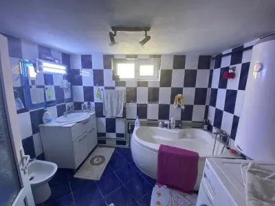 Iaz, Casa la Curete, 9 Camere, Teren 2892 Mp - foto 18