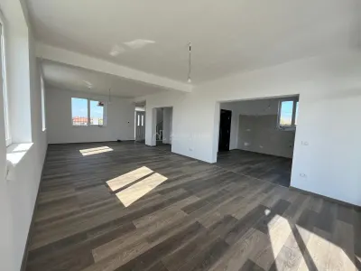 Olosag, Vila P+1E, 194 Mp., Compartimentare  Moderna - foto 5