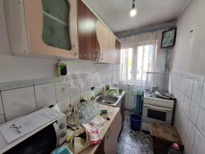 Apartament 2 camere nedecomandat | Balcon - Zona Narcisa, Bacau - foto 3