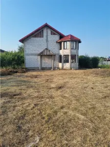 Casa -Vila si teren 1016mp in Nanov -Adamesti - foto 2