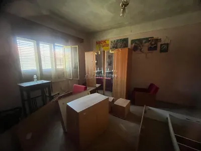 Valisoara, Casa la curte si Teren 3040 Mp, 10 minute de Caransebes - foto 3