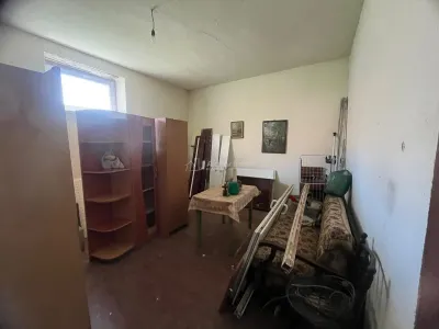 Valisoara, Casa la curte si Teren 3040 Mp, 10 minute de Caransebes - foto 4