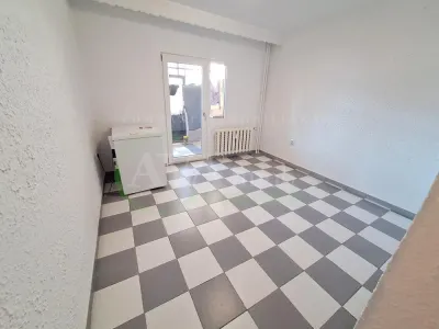 Apartament 3 camere decomandat zona Narcisa - foto 13