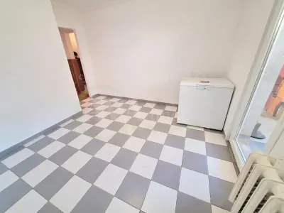 Apartament 3 camere decomandat zona Narcisa - foto 6