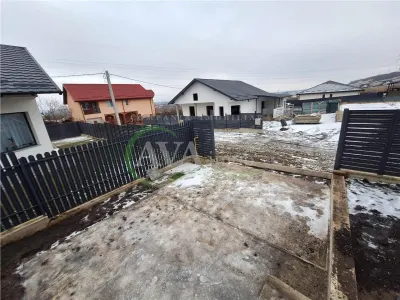 Ansamblu 20 de case, 3 camere  120 mp, zona Margineni - foto 13