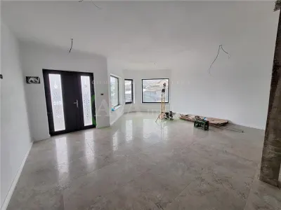 Ansamblu 20 de case, 3 camere  120 mp, zona Margineni - foto 9