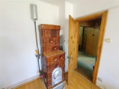 Oravita, Apt.4 Cam, 96mp , Zona Garii, Pret Negociabil - foto 13