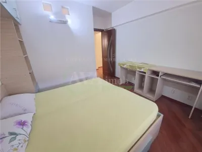 Apartamnet 3 decomandate, etaj 2, cu 2 bai, centrala, zona Ura - foto 15
