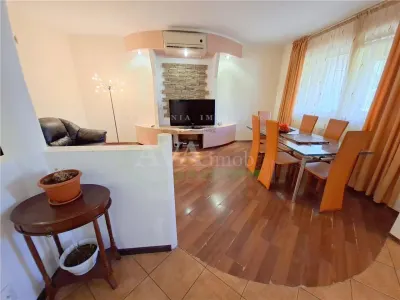 Apartamnet 3 decomandate, etaj 2, cu 2 bai, centrala, zona Ura - foto 18