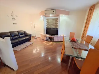 Apartamnet 3 decomandate, etaj 2, cu 2 bai, centrala, zona Ura - foto 23