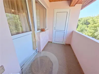 Apartamnet 3 decomandate, etaj 2, cu 2 bai, centrala, zona Ura - foto 25