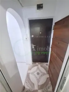 Apartament 3 camere nedecomandat, zona Milcov - foto 11