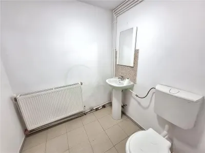 Spatiu de inchiriat! pretabil activitati diverse zona Neagoe Voda-Bacau - foto 7