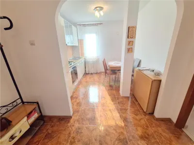 Apartament 2 camere, etaj 2, semimobilat, zona Narcisa - foto 10