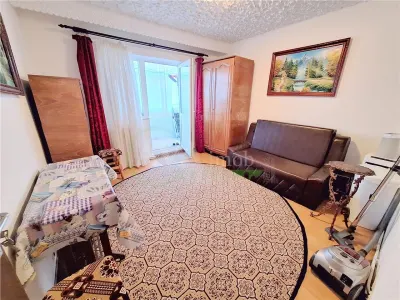 Apartament 3 camere semidecomandat zona Milcov - foto 11