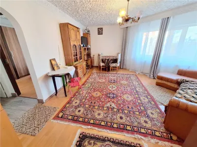 Apartament 3 camere semidecomandat zona Milcov - foto 14