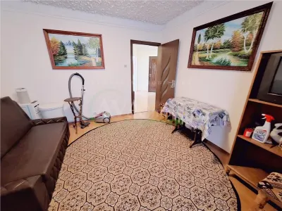 Apartament 3 camere semidecomandat zona Milcov - foto 10