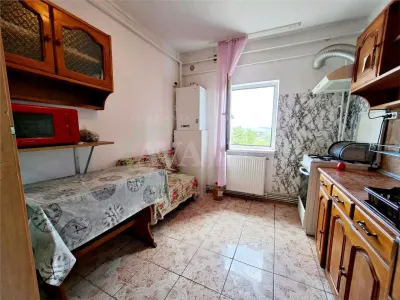 Apartament 2 camere semidecomandat | Centrala termica, zona Ura, Bacau - foto 2