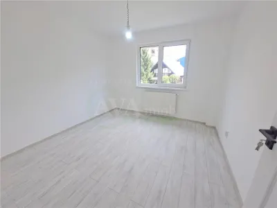 Apartament 3 camere, etaj 1, nemobilat, cu centrala, zona Bazinul de Inot - foto 2