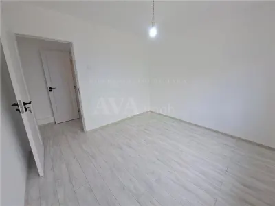 Apartament 3 camere, etaj 1, nemobilat, cu centrala, zona Bazinul de Inot - foto 4
