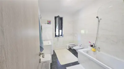 Casa 3 dormitoare, 2 bai, Moderna, zona Magura - foto 9
