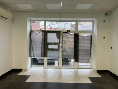 LUGOJ, DE INCHIRIAT – SPATIU COMERCIAL CENTRAL, 95 MP,  (LANGA POLITIE) - foto 14