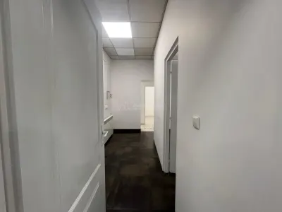LUGOJ, DE INCHIRIAT – SPATIU COMERCIAL CENTRAL, 95 MP,  (LANGA POLITIE) - foto 21