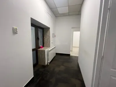 LUGOJ, DE INCHIRIAT – SPATIU COMERCIAL CENTRAL, 95 MP,  (LANGA POLITIE) - foto 6
