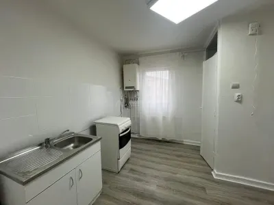Lugoj, Ap. 2 Cam. Et. 3  Recent Renovat, Zona Timisorii - foto 11