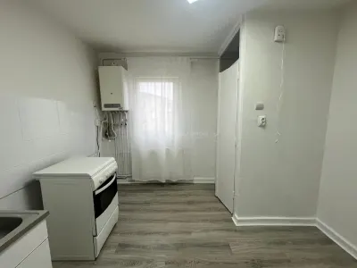 Lugoj, Ap. 2 Cam. Et. 3  Recent Renovat, Zona Timisorii - foto 4