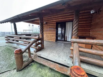 Casa spatioasa, ideala pentru locuinta sau afacere – 1500 mp teren, situata pe drumul principal  Vrancea -- Brasov - foto 18