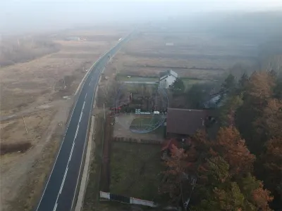 Casa spatioasa, ideala pentru locuinta sau afacere – 1500 mp teren, situata pe drumul principal  Vrancea -- Brasov - foto 4