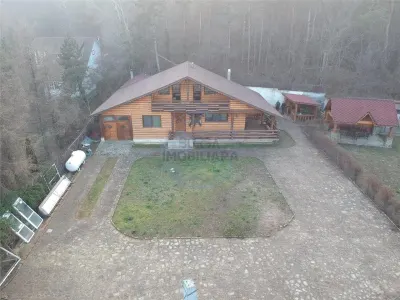Casa spatioasa, ideala pentru locuinta sau afacere – 1500 mp teren, situata pe drumul principal  Vrancea -- Brasov - foto 7