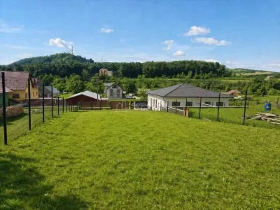 Teren intravilan de 769 mp cu priveliște  frumoasa catre munti - foto 5