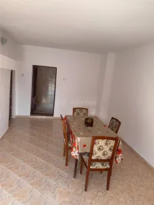 Casa 8 camere de vanzare Valea Voievozilor Targoviste 653mp teren - foto 4