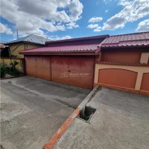 Casa Vila si curte  in Poroschia - foto 4