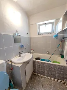 3 camere,decomandat, CENTRU - Str. Victoriei, etaj 3 - foto 11