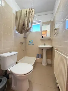 Vanzare apartament 3 camere, Zona Florilor, insorit,mob/utilat, - foto 3