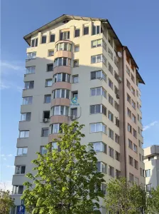 Vanzare garsoniera decomandata in bloc de apartamente, zona Garii - foto 11