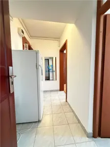 Vanzare garsoniera decomandata in bloc de apartamente, zona Garii - foto 8