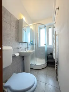 Vanzare garsoniera decomandata in bloc de apartamente, zona Garii - foto 9