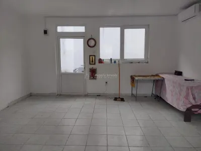Oravita, Spatiu Comercial, Ultracentral, Usor Negociabil - foto 4