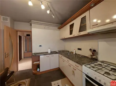 Apartament cu acces stradal pentru cabinet sau birou - foto 4